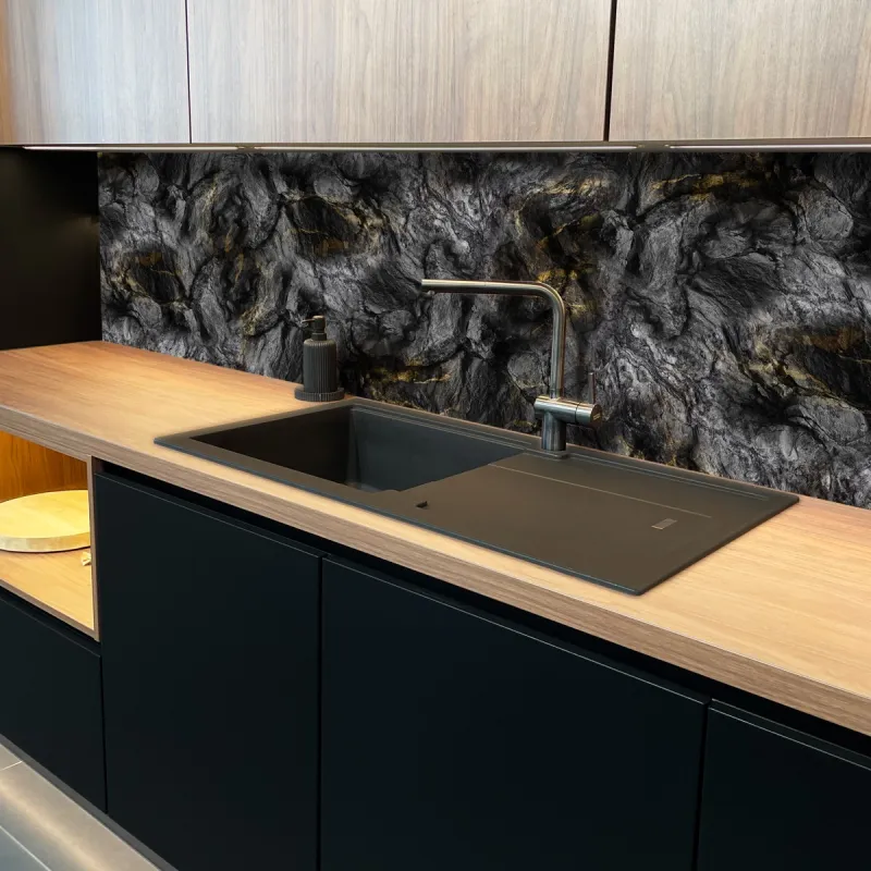 Crédence cuisine Blackstone – Effet pierre noire | 99déco